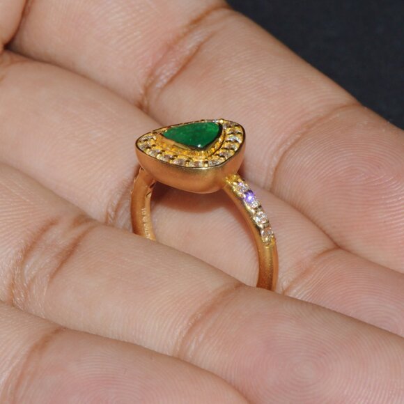 Certified Natural 1.25CTS VS F Diamond Colombian Emerald 18K Solid Gold Ring - Picture 5 of 10